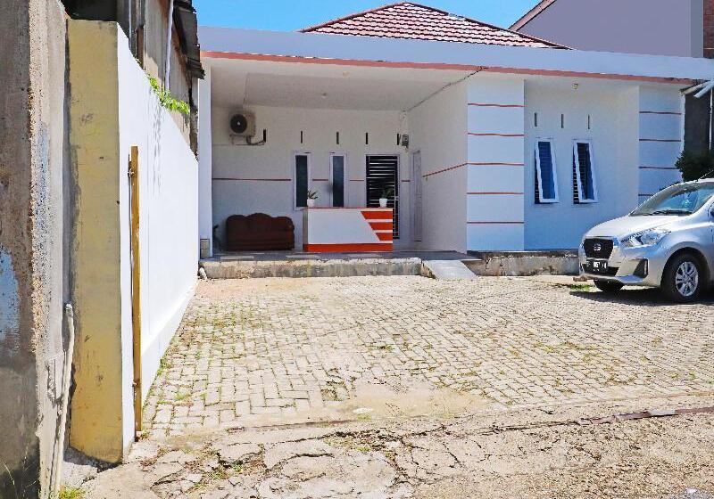 호텔 Oyo 91408 Kas Residence Syariah