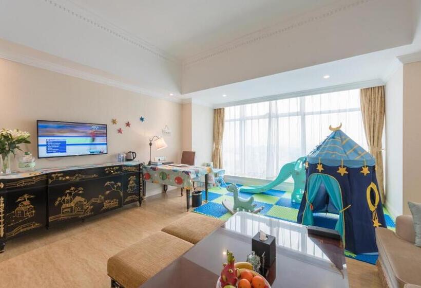 هتل Qingdao Jinshi International