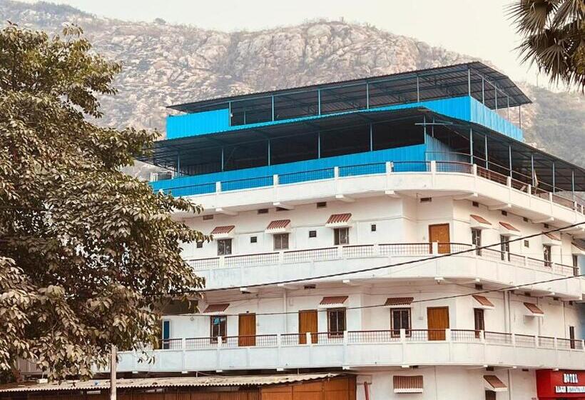 בית מלון כפרי Rajgir International