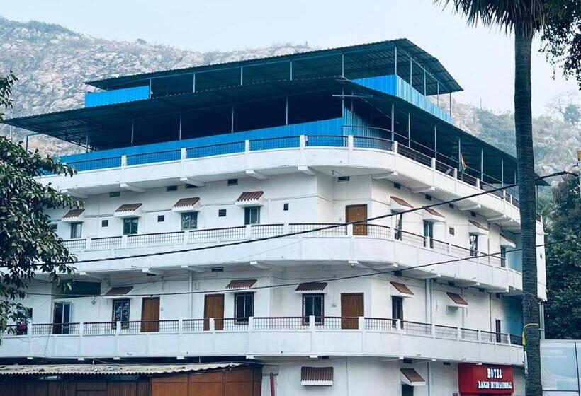 בית מלון כפרי Rajgir International