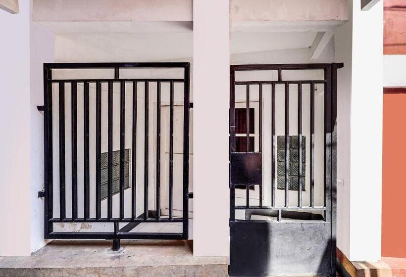 ホテル Spot On 91386 De Jawara Homestay Syariah