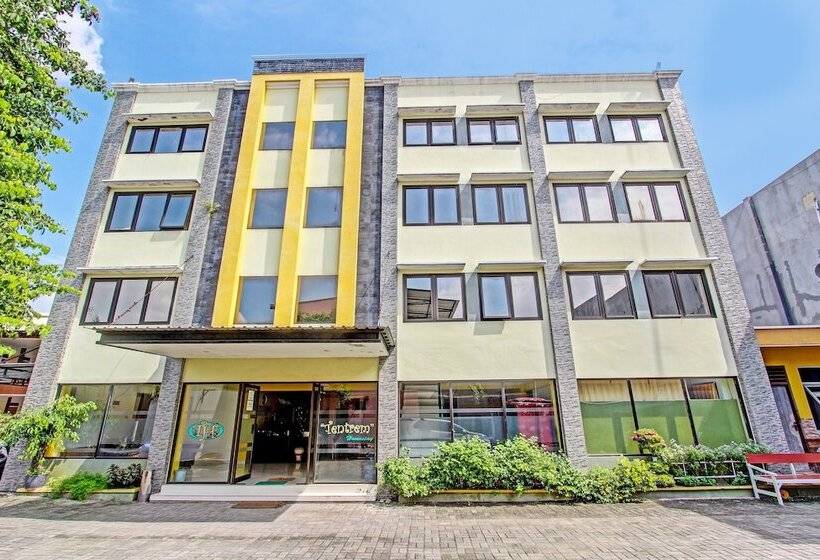 酒店 Spot On 91398 Homestay Tentrem 1