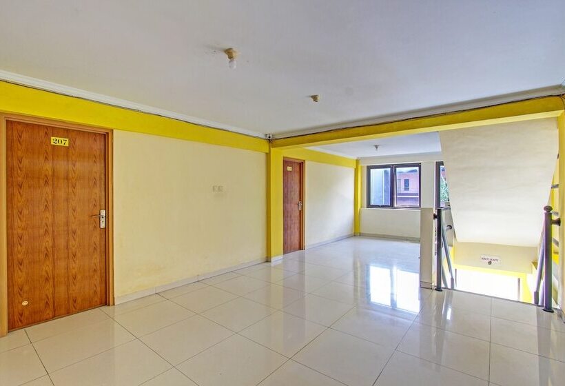 酒店 Spot On 91398 Homestay Tentrem 1