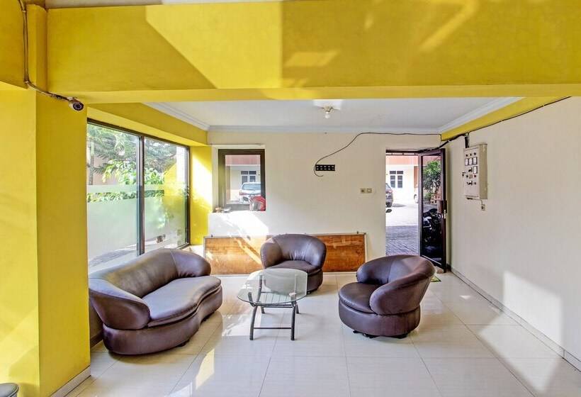 酒店 Spot On 91398 Homestay Tentrem 1