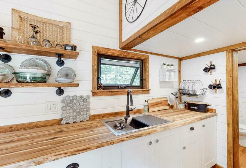 Отель The Crows Nest