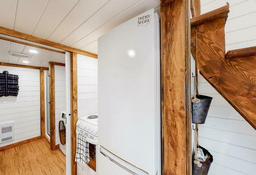 Отель The Crows Nest