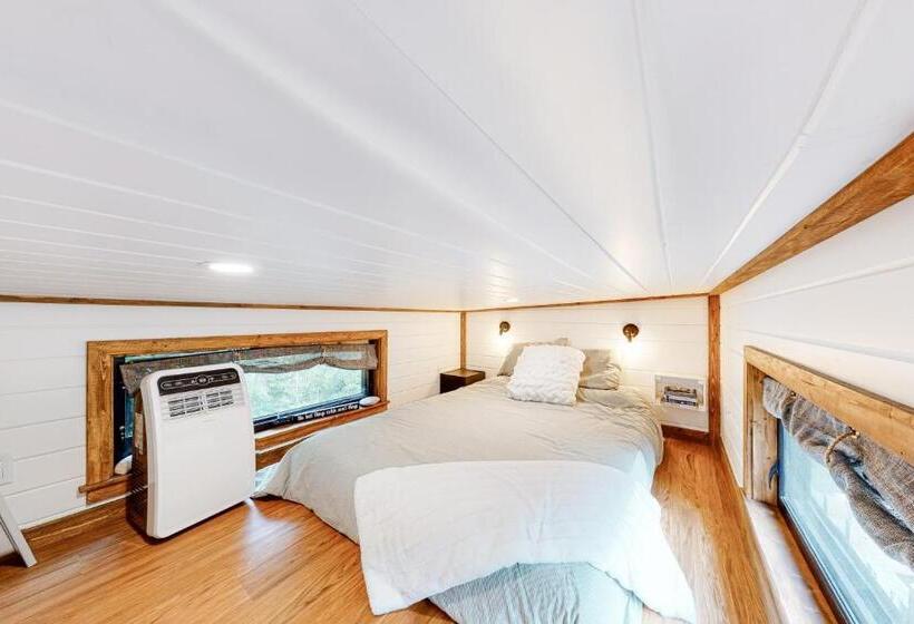 Отель The Crows Nest