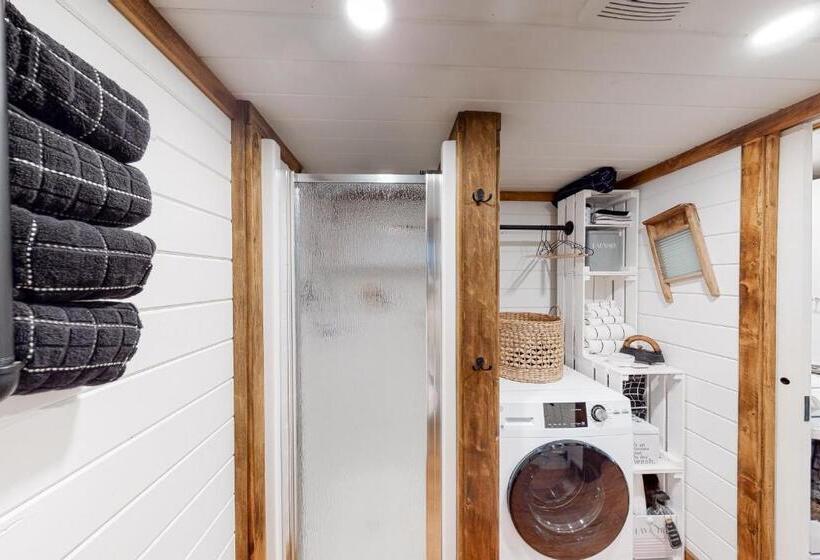 Отель The Crows Nest