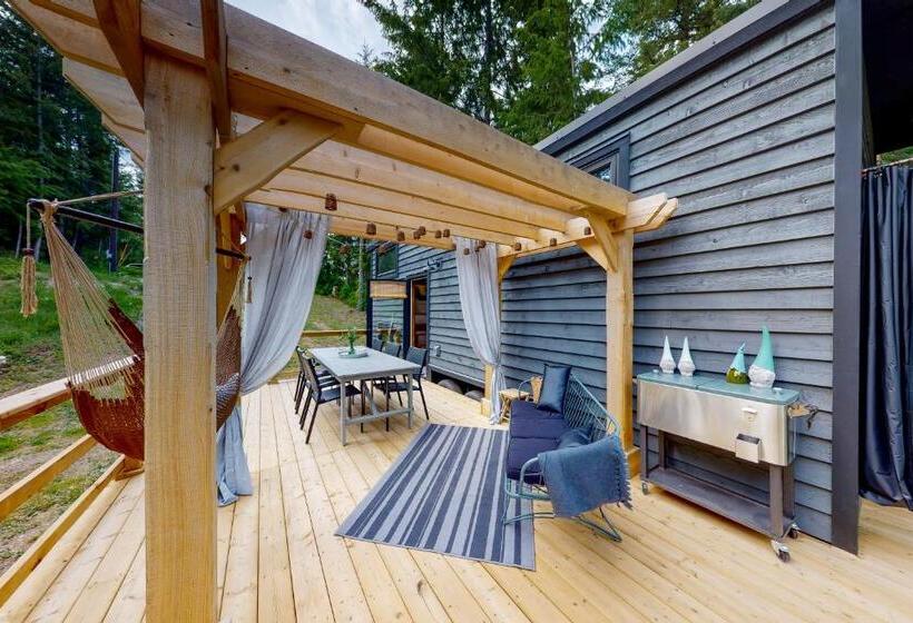 Отель The Crows Nest