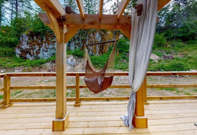 Отель The Crows Nest