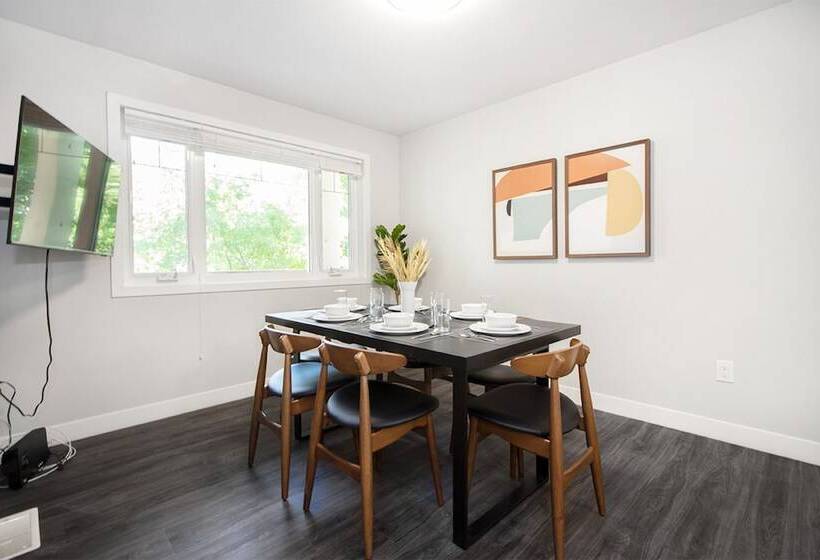 Modern 3br Unit On Jessie Ave With Insuite Laundry