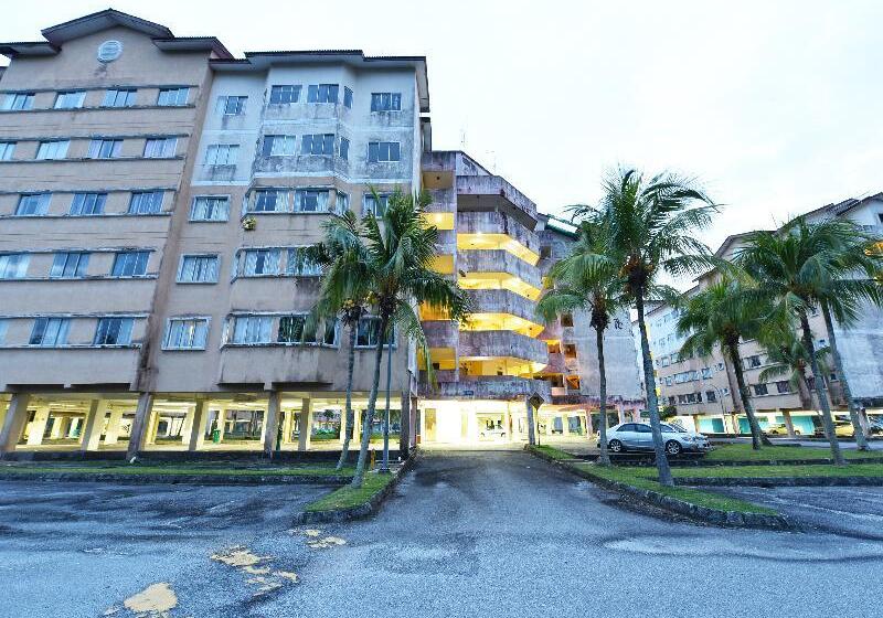 Oyo 90559 Ummul Motel C Mart