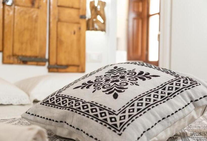 פנסיון Bed And Terrace Caterina