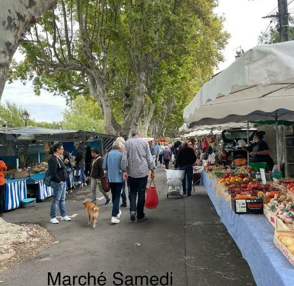Пансион Jolie Chambre Avec Petit Jardin Vue Magnifique Pernes Les Fontaines
