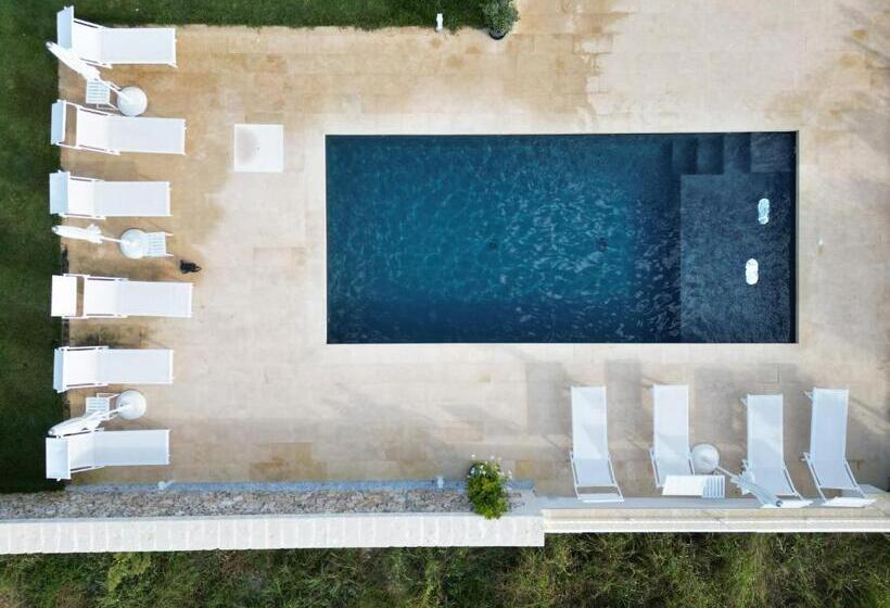تختخواب و صبحانه Bluotranto