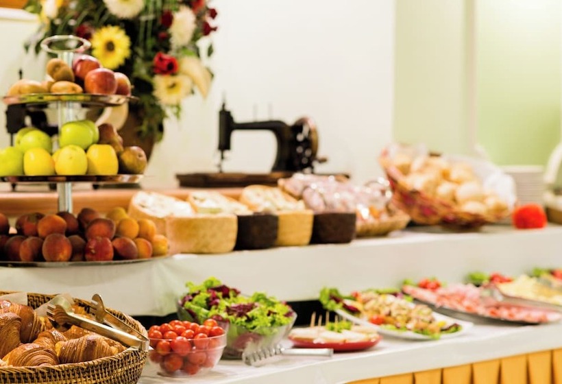 تختخواب و صبحانه Madama Guest House