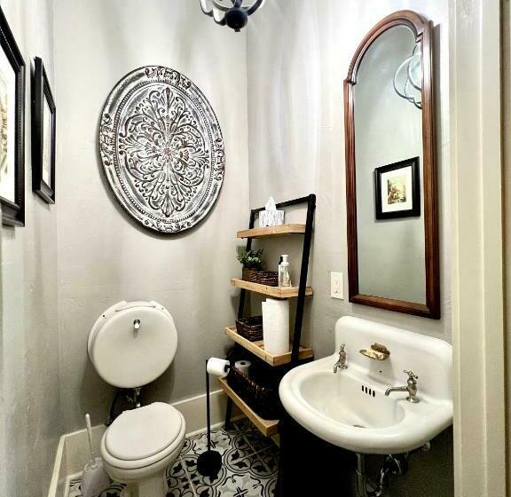 مبيت وإفطار The Cw House