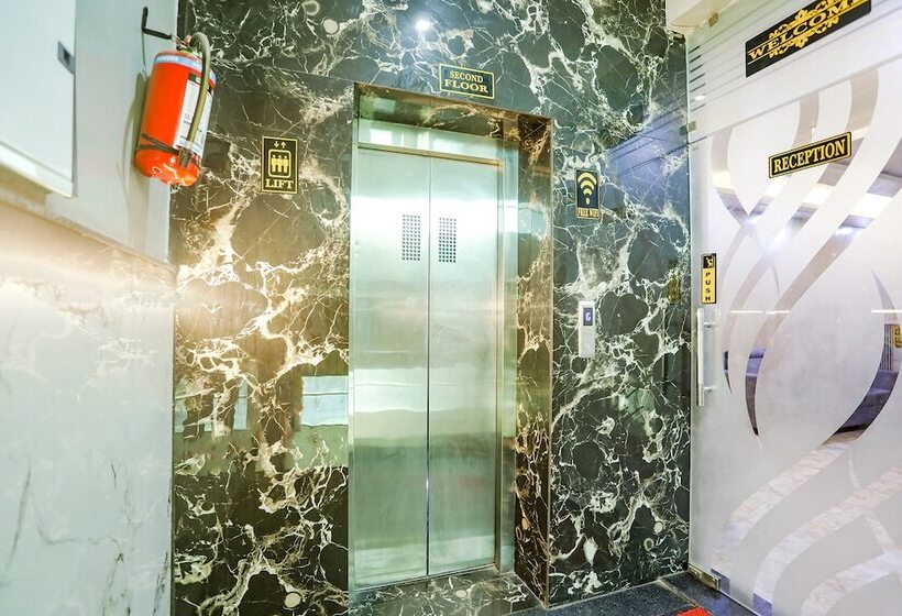 Fabhotel The Palacio