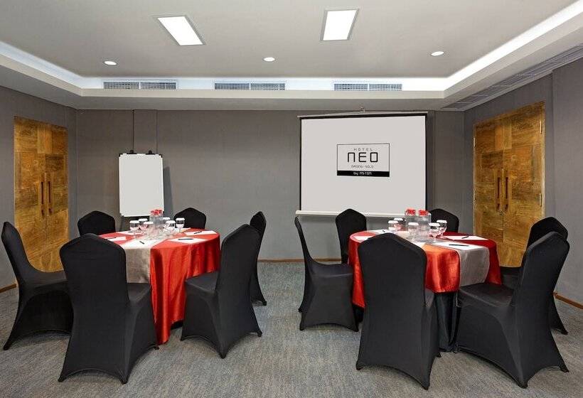 ホテル Neo Gading Solo