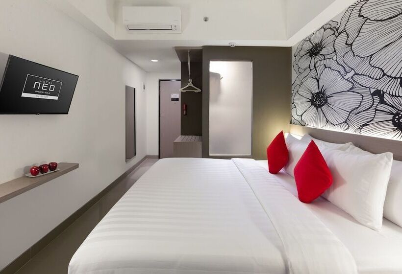 ホテル Neo Gading Solo