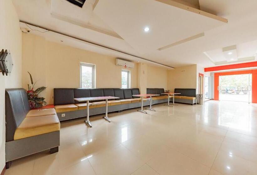 Urbanview Hotel Onyx Ketapang By Reddoorz