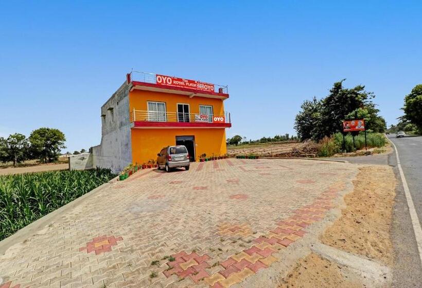 ホテル Oyo 85578 The Royal Plaza