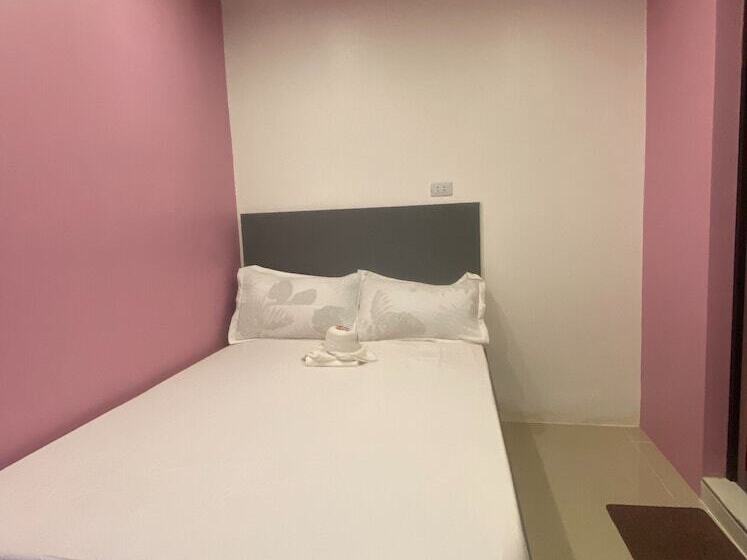 هتل Oyo 885 Gerlins Lodge Two