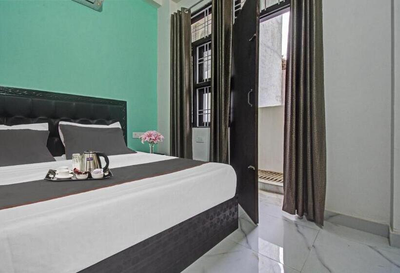 فندق Capital O  Apple Inn