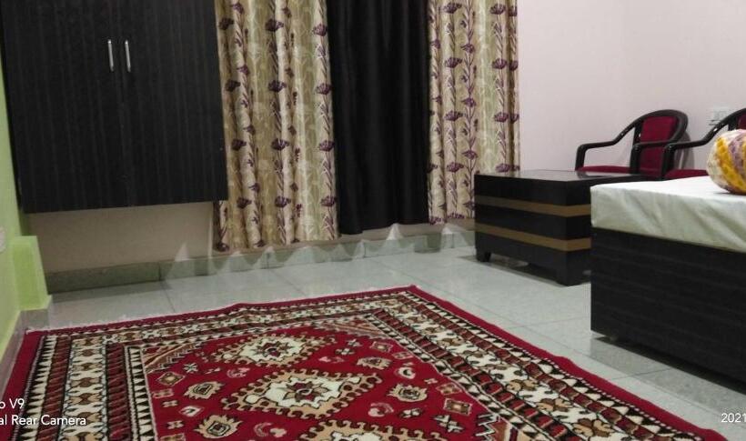 호텔 Oyo 89839  Mohani Inn And Banquet