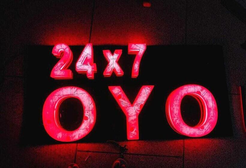 호텔 Oyo 90892 Crown Food Court Cfc