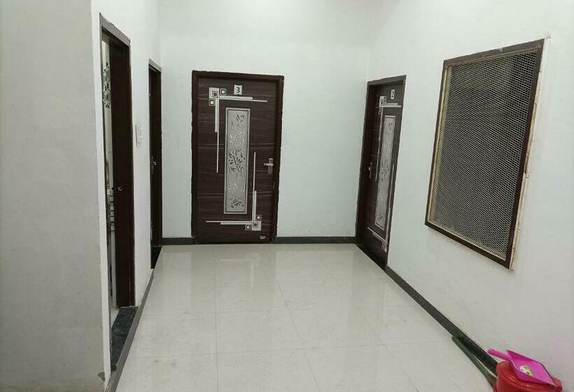 Hotel Pop A1 Varndavan