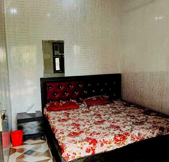 호텔 Pop Om Satguru Vaishno