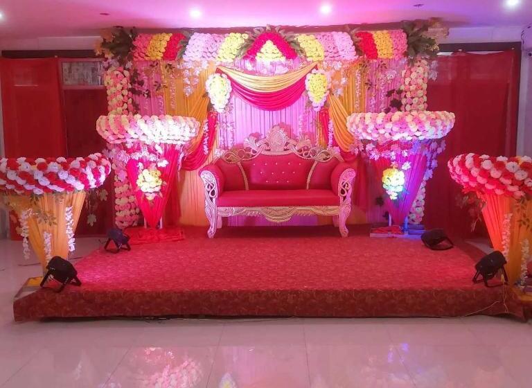 בית מלון כפרי Pop 89998 Divisha Palace