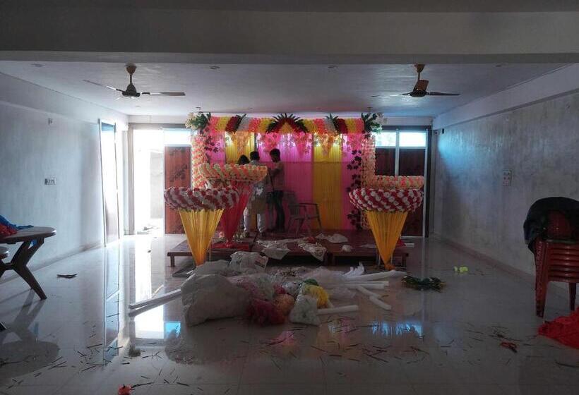 בית מלון כפרי Pop 89998 Divisha Palace