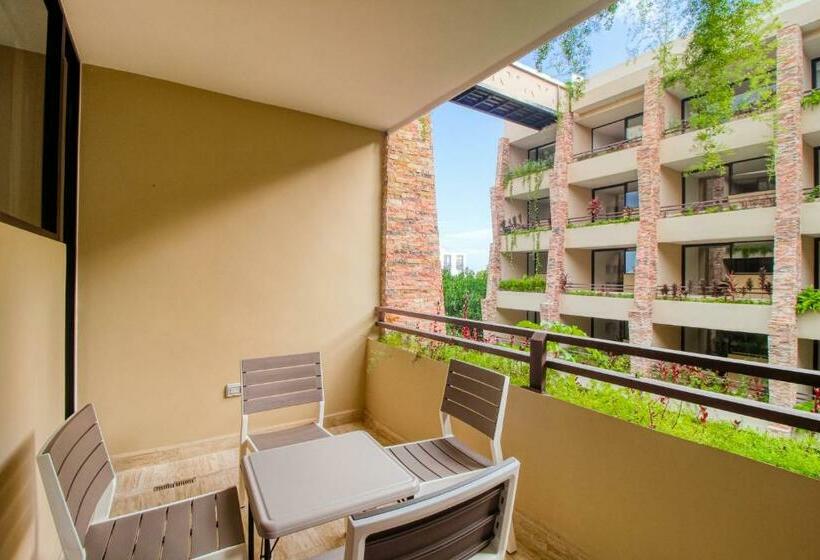 هتل Sea Breezes Studio At Syrena 409