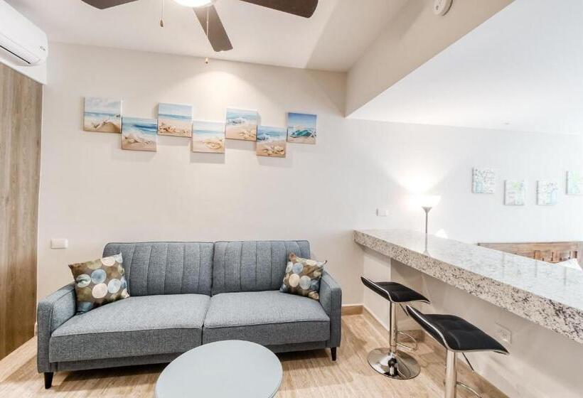 هتل Sea Breezes Studio At Syrena 409