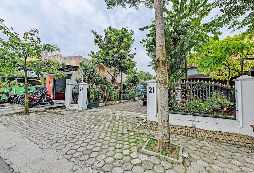 Otel Spot On 91372 Wisma Bulin