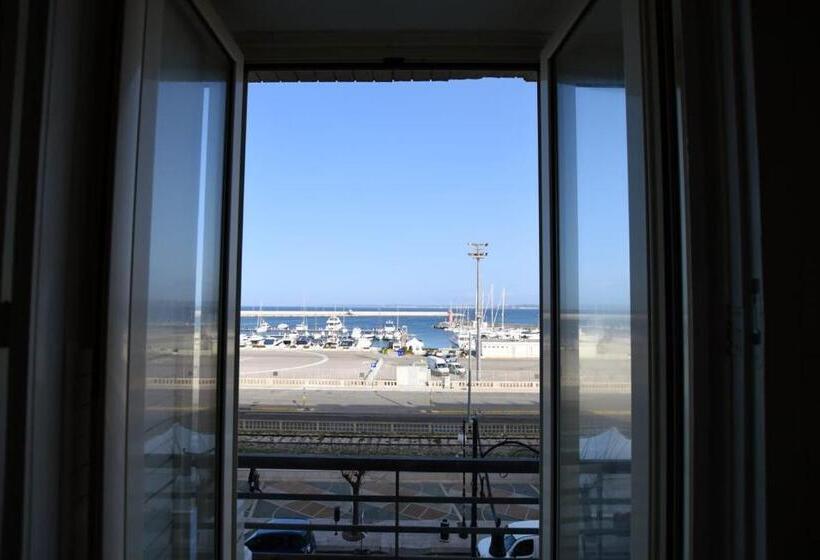 بنسيون Les Suites Corso Roma