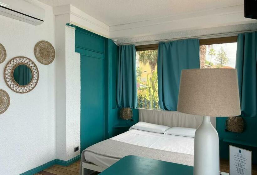 ペンション Villa Rita Sea Front View Sanremo   Parcheggio Gratuito In Struttura