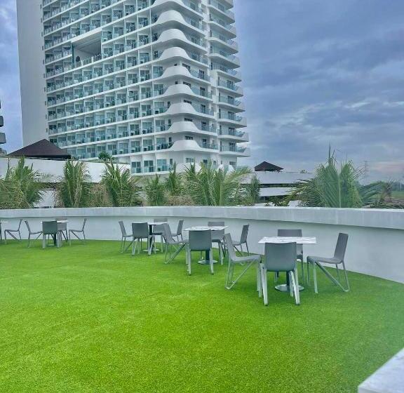 Real Serene Suite By Azure North