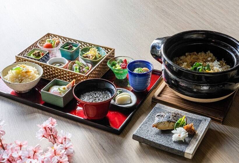 旅館 Urakusatsu Tou