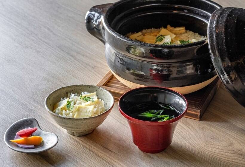 旅館 Urakusatsu Tou