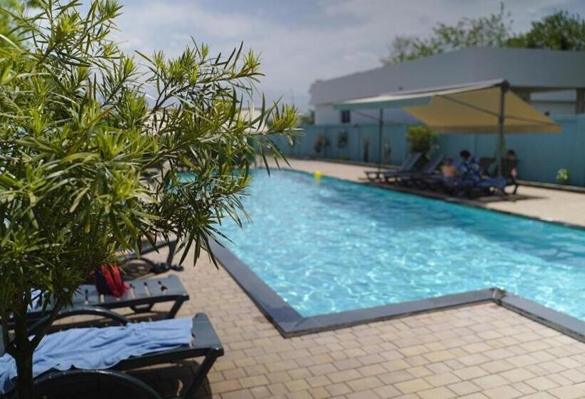 تختخواب و صبحانه Aquamarinn