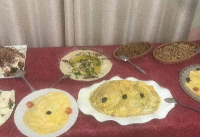 تختخواب و صبحانه Ma An Lil Hayat Boutique