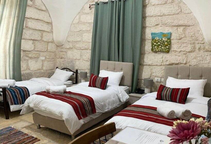 تختخواب و صبحانه Ma An Lil Hayat Boutique