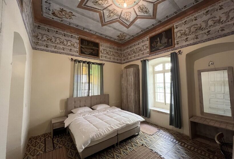 تختخواب و صبحانه Ma An Lil Hayat Boutique