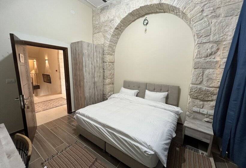 تختخواب و صبحانه Ma An Lil Hayat Boutique