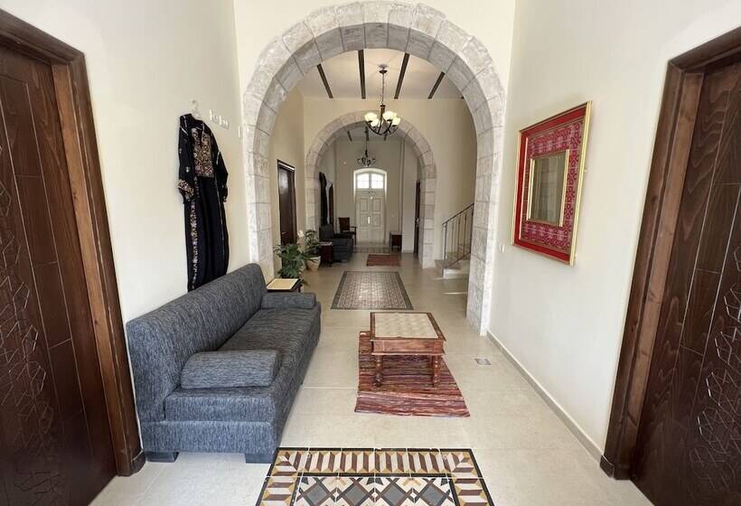 تختخواب و صبحانه Ma An Lil Hayat Boutique