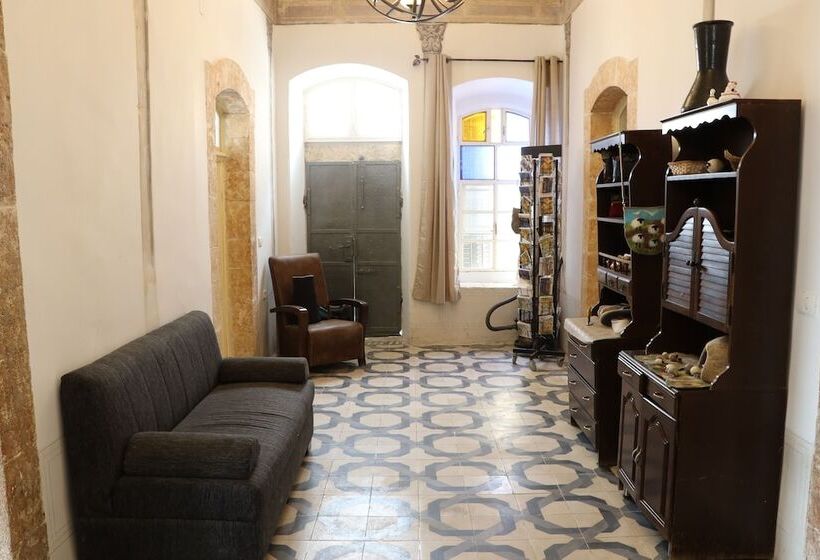 تختخواب و صبحانه Ma An Lil Hayat Boutique