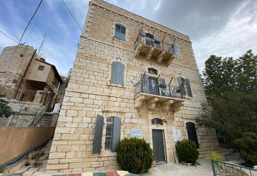 تختخواب و صبحانه Ma An Lil Hayat Boutique